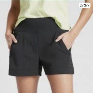 Athleta Trekkie North All Purpose Black Utility Performance Shorts, Size 10